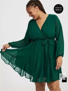 NWOT Torrid Chiffon Emerald Green Mini Dress With Belt